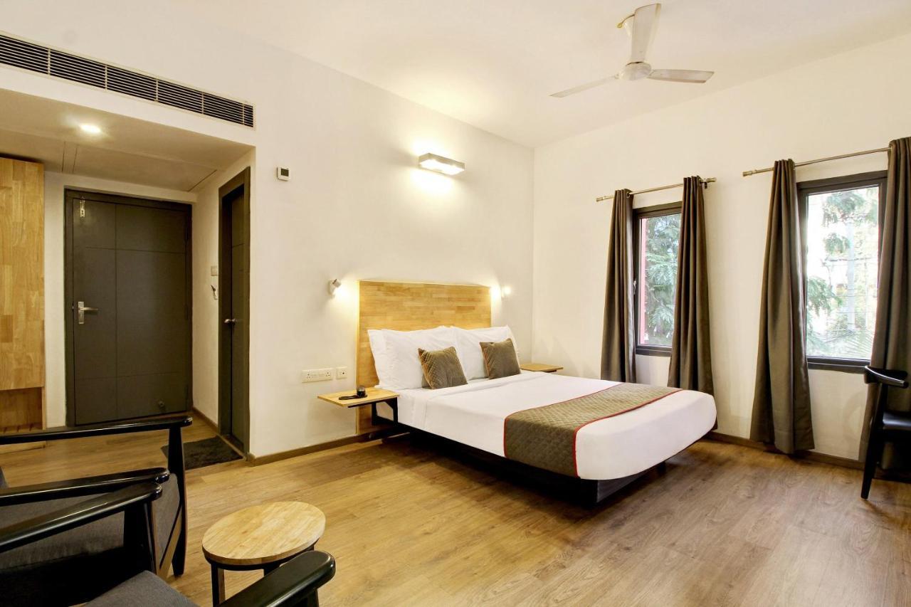 Oyo Townhouse 9 Hitech Hotel 3*